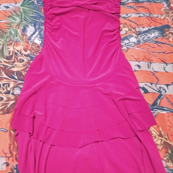 Dresses - Picture 2 of 8